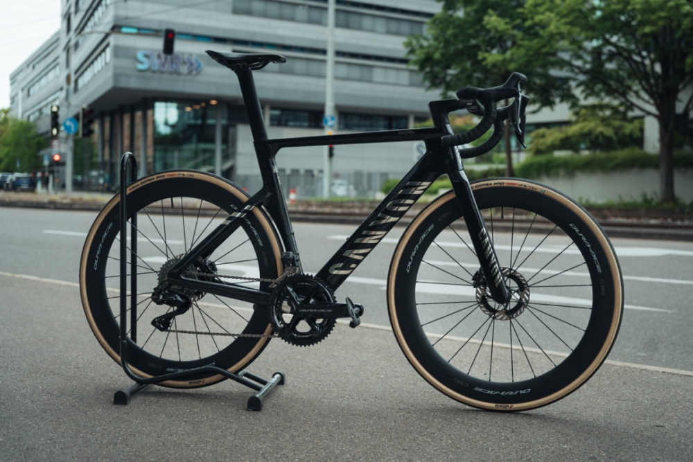 Canyon Aeroad CFR - Dura Ace / Pro Edition