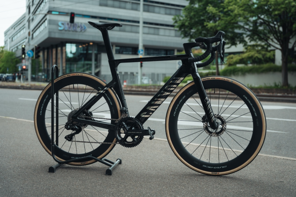 Canyon Aeroad CFR - Dura Ace / Pro Edition